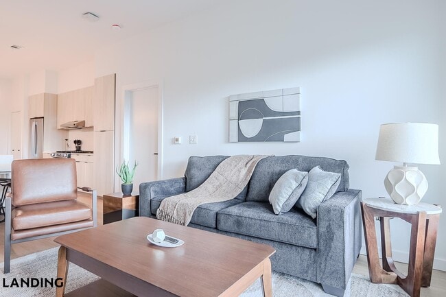 Building Photo - 2623 Keene St Unit 383