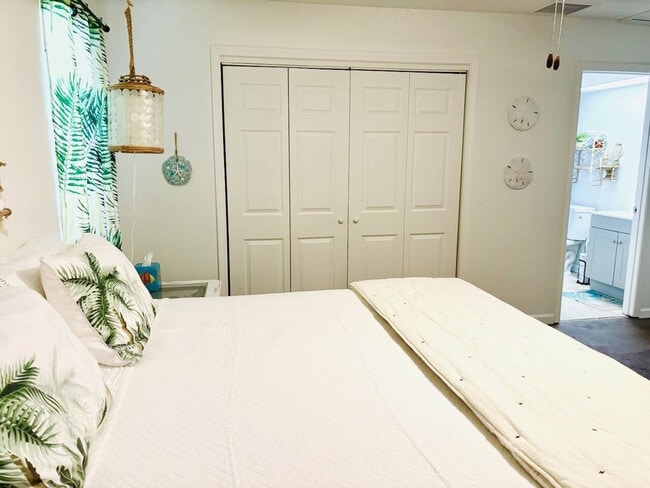 Photo - 4100 N Eagle Nest Point Unit SI ID1592250P