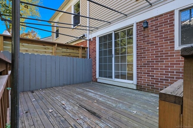 Photo - 1340 Kings Cove Dr E