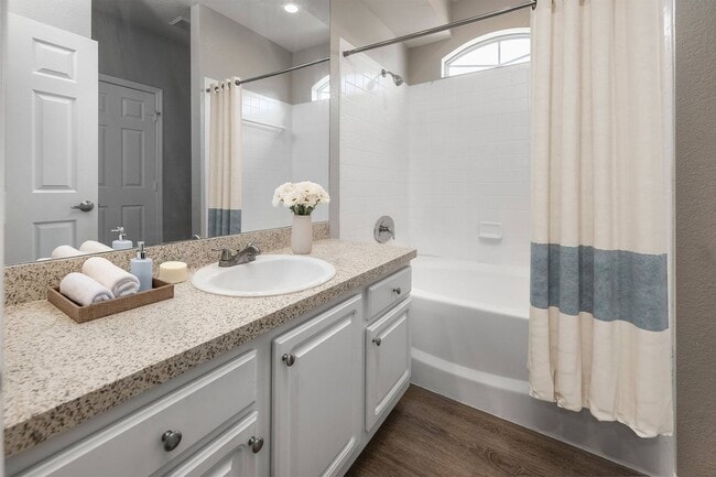 Photo - Henley Tampa Palms