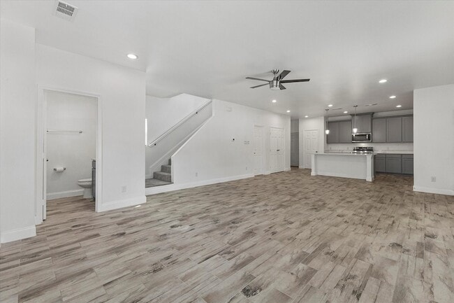 Photo - 3045 Barling St