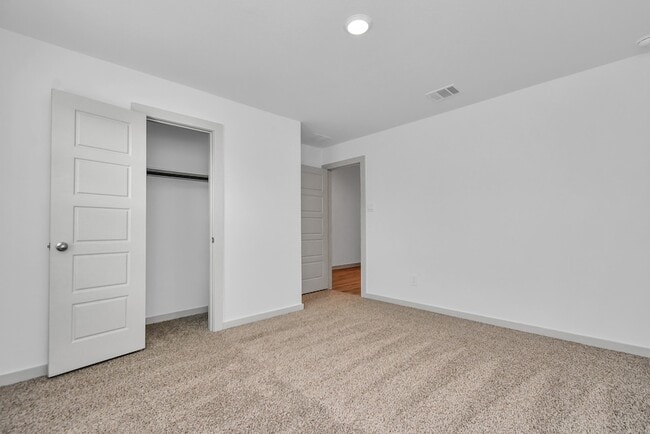 Photo - 1114 Vista Pointe Dr