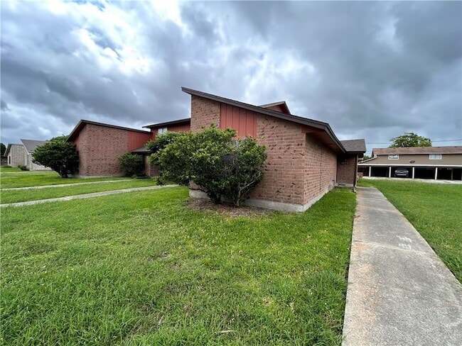 Photo - 4217 Acushnet Dr Unit D