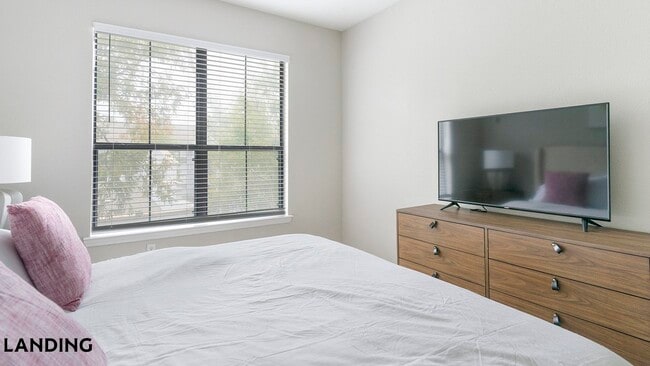 Photo - 2500 Woodland Park Dr Unit D303