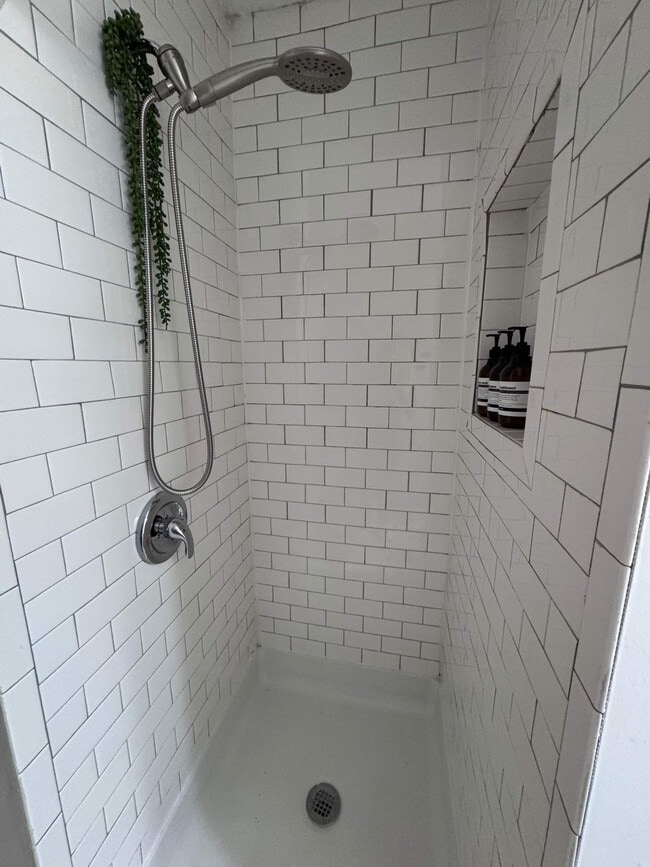 Photo - 18 Buttles Ave Unit SI ID1544277P
