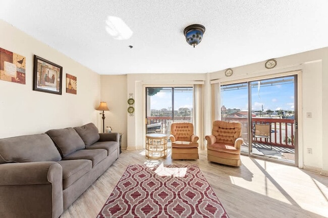 Building Photo - 8730 Thomas Dr Unit ID1355041P