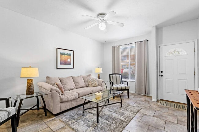 Building Photo - 4415 SW 34th St Unit ID1359127P