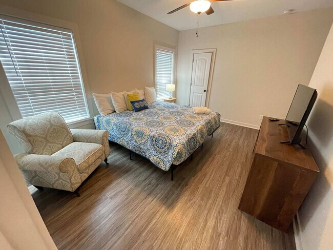 Photo - 410 N C St Unit ID1367374P