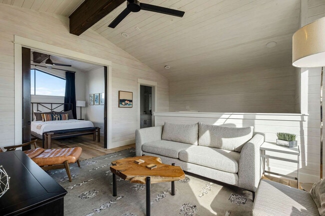 Building Photo - 19212 Lost Tree Unit ID1293852P