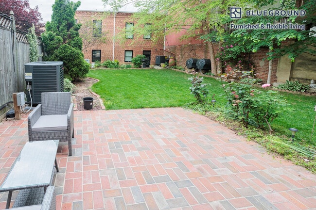 Photo - 1221 10th St NW