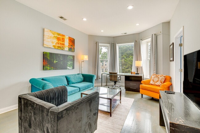 Photo - 4904 W Fulton St Unit ID1306062P