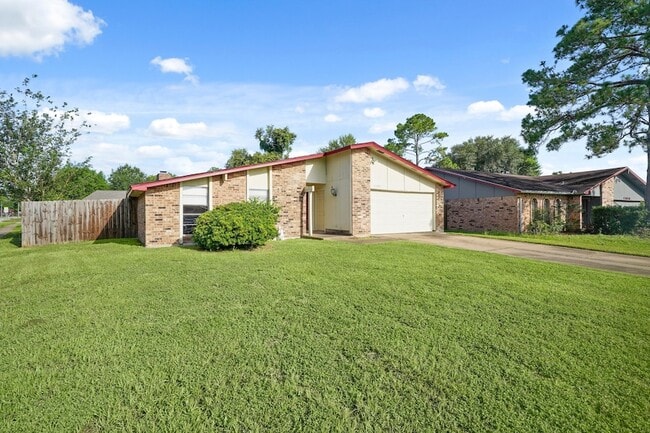 Photo - 15822 Danford Dr