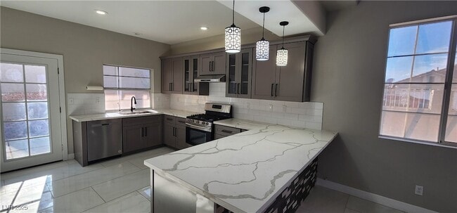 Photo - 3335 Commendation Dr