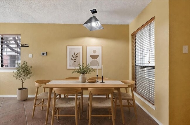 Photo - 3109 Sondra Dr Unit 107