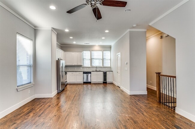 Photo - 4323 Dickason Ave