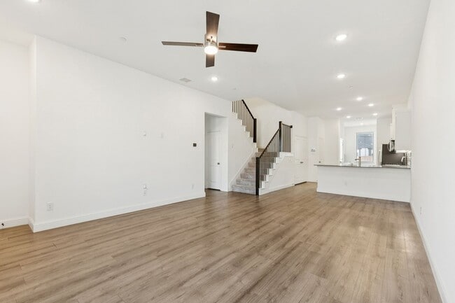 Photo - 7143 Buchanan Dr