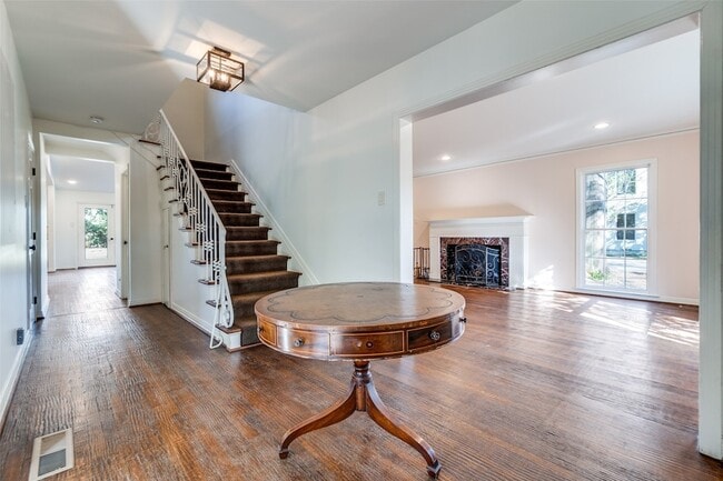 Photo - 6255 Deloache Ave