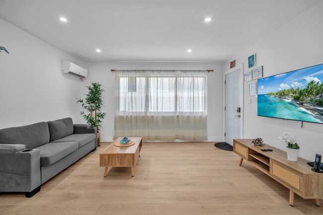 Building Photo - 312 Elm St Unit SI ID1547732P