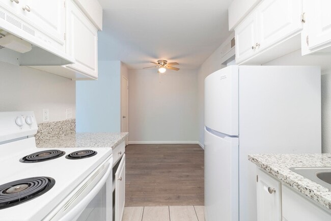 Photo - Pinewood Apartments