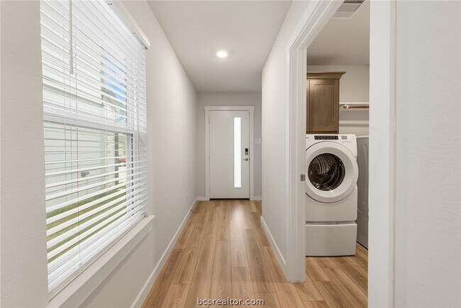 Photo - 918 Kickapoo Ln