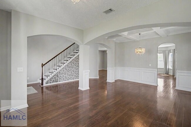 Photo - 976 Oak Crest Dr