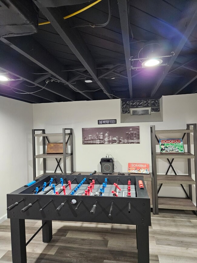 Photo - 2212 Burger St