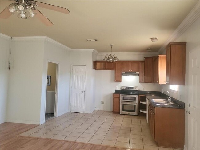 Photo - 1148 Lochlomand Dr