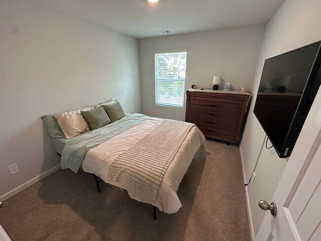 Photo - 231 Hazel Ln