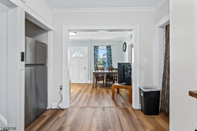 Photo - 120B Little Pl