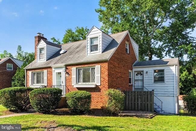 Building Photo - 5915 Ryland Dr