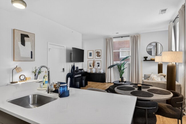 Photo - 1424 N Park Pl Unit ID1390817P