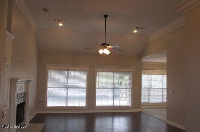 Photo - 201 Apple Blossom Cir