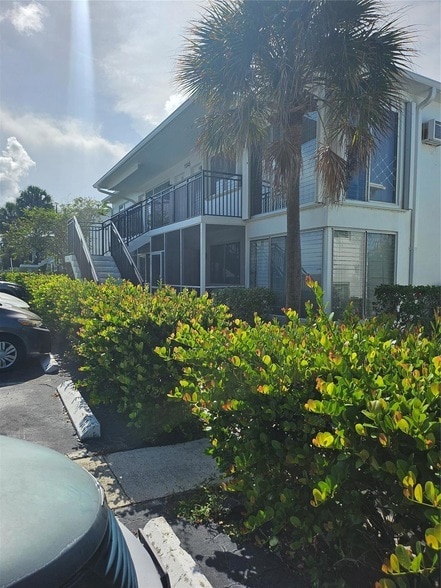 Photo - 1045 SE 15th St