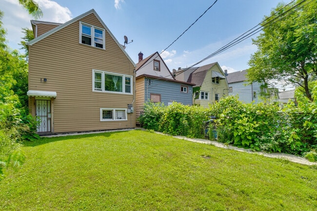 Photo - 8320 S Burnham Ave Unit ID1306510P