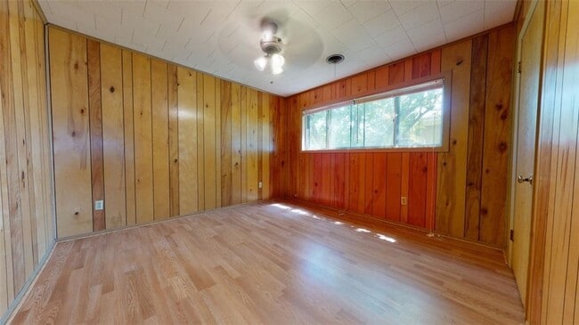 Photo - 1616 George Bush Dr