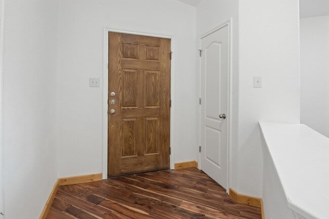 Photo - 702 Bent Wood Pl