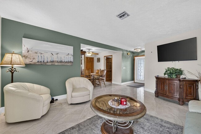 Photo - 1362 SW Knollwood Dr