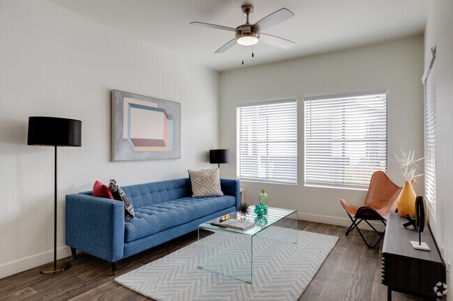 2BR, 2BA - 961SF - Portola South Mountain