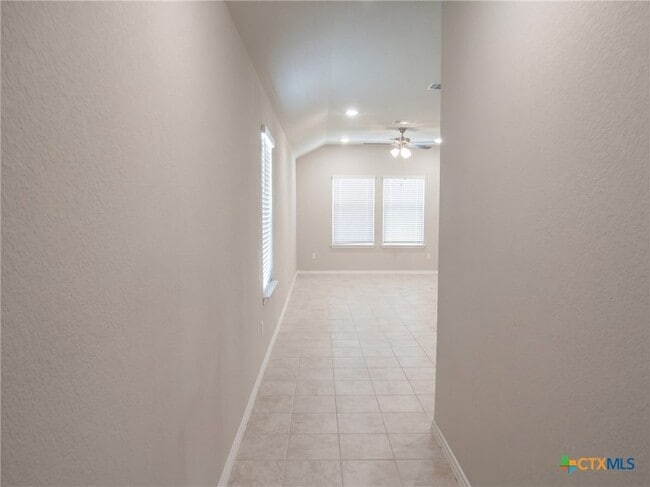 Photo - 1210 Lindsey Dr