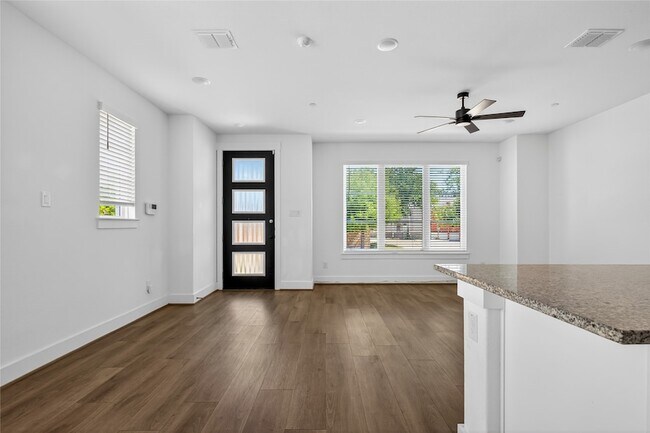 Photo - 7613 Reis Ln