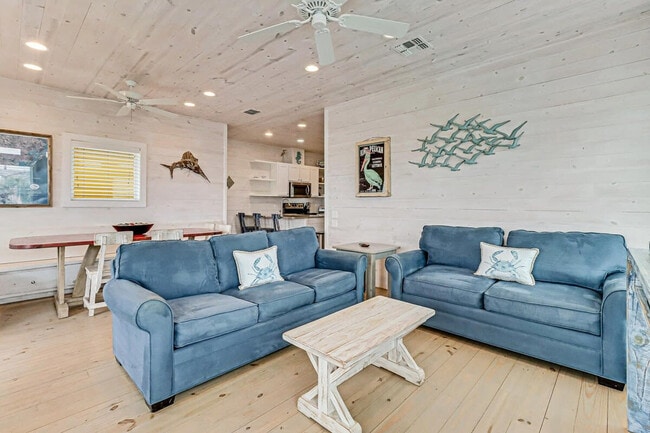 Building Photo - 2727 Eleventh St Unit SI ID1023271P