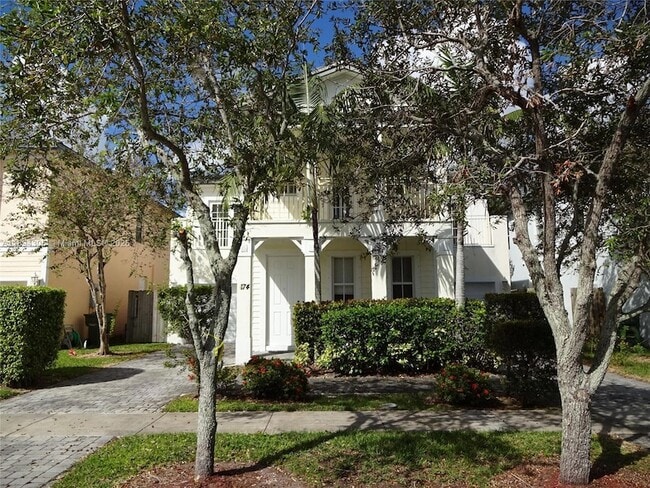 Photo - 174 NE 32nd Terrace