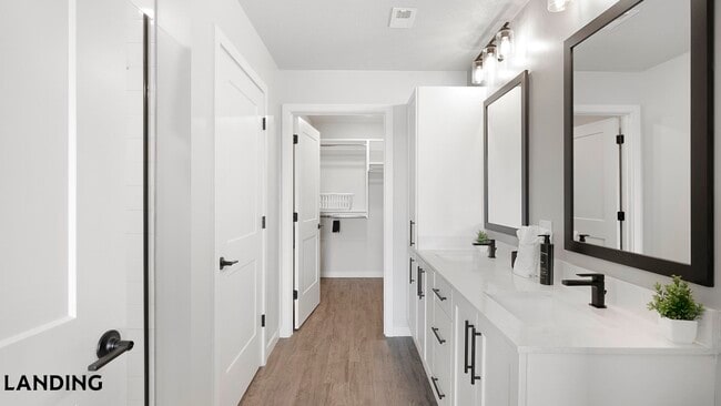 Photo - 2000 Aureum Dr Unit 1-270