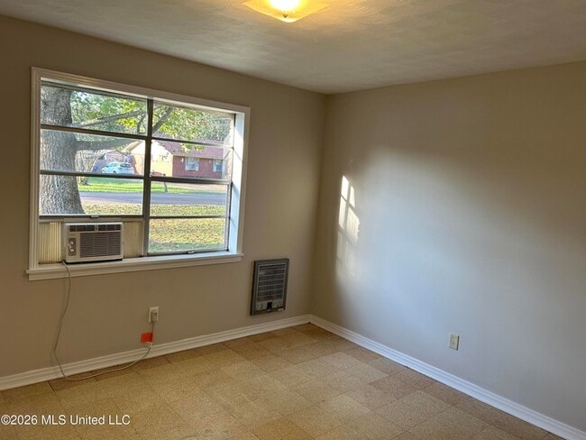 Photo - 106 Rollins Dr