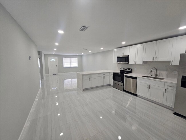 Photo - 4072 SW 51st St Unit 1