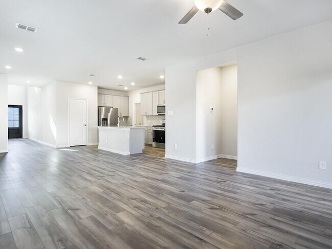 Photo - 208 Goosewood Dr