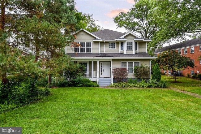 Building Photo - 1705 Commonwealth Ave Unit B