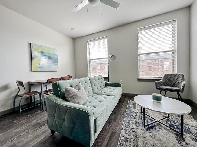 Building Photo - 111 E 4th St Unit SI ID1036787P