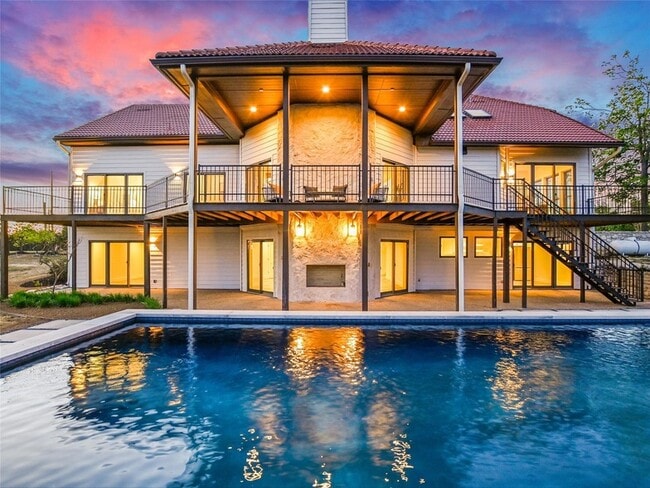 Photo - 3901 Peak Lookout Dr