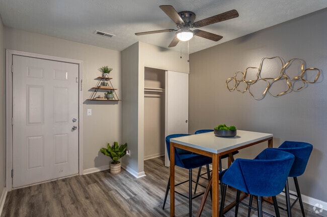 2 Br, 1 Ba - 760 SF - The Trails at Arbor Court